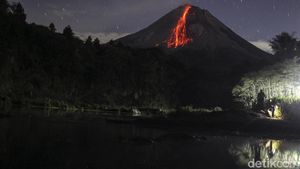 Merapi Muntahkan 46 Kali Lava Pijar Selama 12 Jam