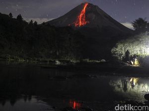 Merapi Muntahkan 46 Kali Lava Pijar Selama 12 Jam