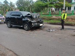 Kecelakaan Mobil Tabrak Truk Batu Bara, Bupati Merangin Tak Alami Luka