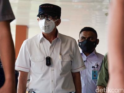 Momen Yasonna Laoly Jenguk Korban Lapas Tangerang