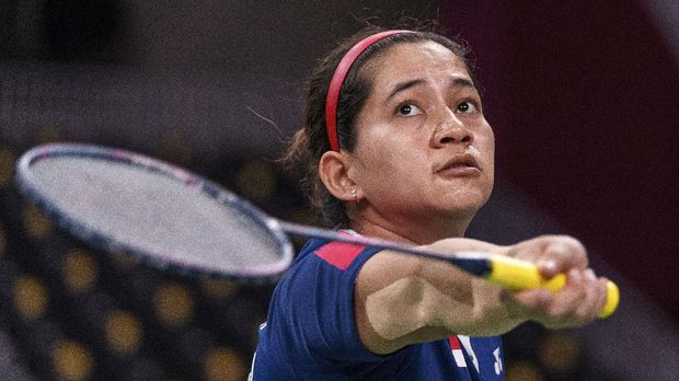 Leani Ratri Oktila of Indonesia competes in the badminton women's singles SL4 gold medal match against Hefang Cheng of China at the Tokyo 2020 Paralympic Games in Tokyo, Sunday, Sept. 5, 2021. (Joe Toth for OIS via AP)