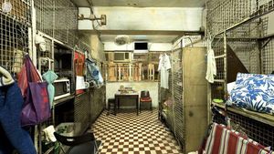 Ini Rumah Orang atau Kandang? Serem Bener
