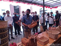 Kunjungi PNM Cirebon, Sandiaga Uno Dorong Ekonomi Digital Kreatif