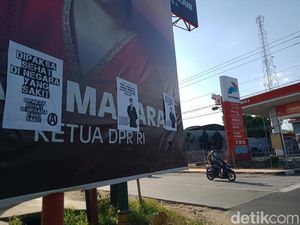 Selebaran Dipaksa Sehat di Negara Sakit Nempel di Baliho Puan di Klaten