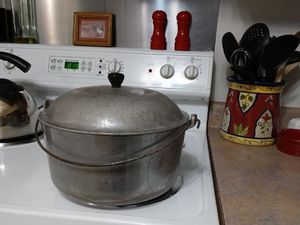 Stephen King Tanya Peralatan Dapur Jadul di Twitter, Jawabannya Ada Cobek dan Ulekan!