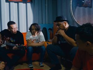 Diskoria Garap Lagu Baru untuk Naif, Intip Prosesnya Diskoria Garap Lagu Baru untuk Naif, Intip Prosesnya