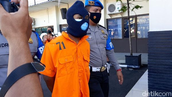 Tampang Pelaku Pembunuh Ibu Kandung di Cilacap