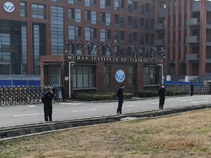 Skandal Amerika Danai Lab Wuhan Makin Panas, Fauci Bohong?