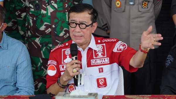Melihat Lebih Dekat Seragam Lapangan Menkum HAM Yasonna