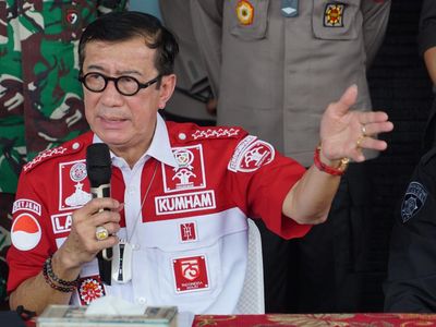 Melihat Lebih Dekat Seragam Lapangan Menkum HAM Yasonna
