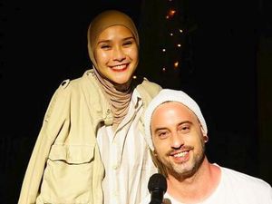 Its Real! Zaskia Adya Mecca Benar-benar Dekat dengan Dave Moffatt