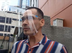 Atalarik Syah Dibully Gegara Kepala Plontos Atalarik Syah Dibully Gegara Kepala Plontos
