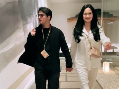 Foto: 8 Gaya Donna Harun Bak ABG di Usia 53, Cocok Jadi Kakak Ricky Harun