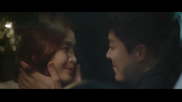 IkSong Couple dalam episode 11 Hospital Playlist 2