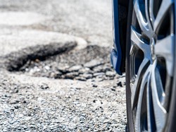 15,5 Km Jalan Godean dan Klangon-Tempel Rusak, Perbaikan Tahun Depan