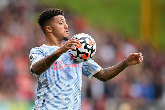 Jadon Sancho WOLVERHAMPTON, ENGLAND - AUGUST 29: Jadon Sancho of Manchester United controls the ball during the Premier League match between Wolverhampton Wanderers and Manchester United at Molineux on August 29, 2021 in Wolverhampton, England. (Photo by Michael Regan/Getty Images)