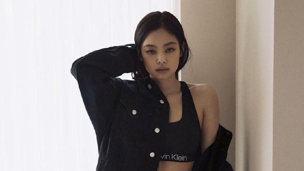 10 Potret Seksi Jennie BLACKPINK dalam Pemotretan Calvin Klein, Bikin Histeris