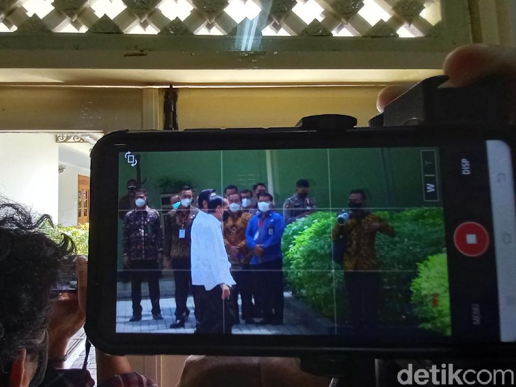 Pesan Jokowi ke Kepala Daerah di DIY: Hati-hati Buka Aktivitas Masyarakat