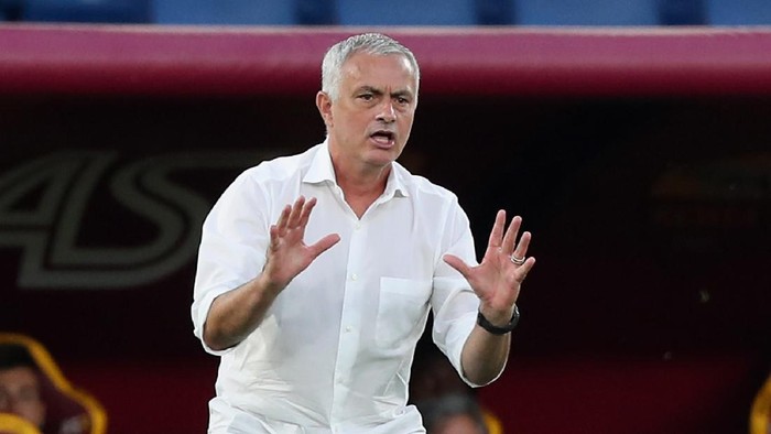ROME, ITALY - AUGUST 26: AS Roma head coach José Mourinho reacts during the UEFA Conference League Play-Offs Leg Two match between AS Roma and Trabzonspor at Olimpico Stadium on August 26, 2021 in Rome, Italy. (Photo by Paolo Bruno/Getty Images)