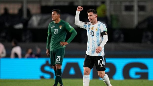 BUENOS AIRES, ARGENTINA - SEPTEMBER 09: Lionel Messi of Argentina celebrates after scoring the opening goal during a match between Argentina and Bolivia as part of South American Qualifiers for Qatar 2022 at Estadio Monumental Antonio Vespucio Liberti on September 09, 2021 in Buenos Aires, Argentina. (Photo by Natacha Pisarenko - Pool/Getty Images)