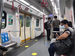 Penumpang LRT Jakarta Sepi saat PPKM, Paling Banyak 100 Orang