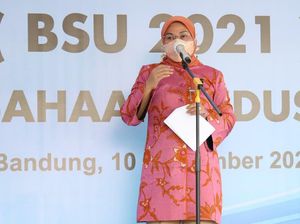 Temui Pendamping Desa, Menaker Cerita Bantuan Subsidi Upah