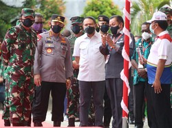 Kapolri dan Panglima TNI Dapat Penghargaan Kemenpora