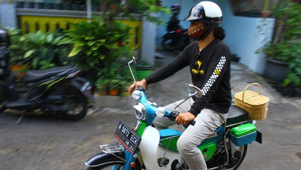 Keren! Motor Klasik Disulap Jadi Motor Listrik