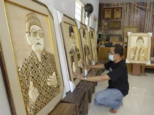 Mulia, Pelukis Bakar 3 Dimensi Lelang Lukisan Gus Dur Bantu Korban Pandemi Mulia, Pelukis Bakar 3 Dimensi Lelang Lukisan Gus Dur Bantu Korban Pandemi