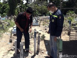 Misteri Botol Isi Foto 7 Wanita di Kuburan Diselidiki Polisi