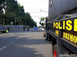 Jalan Depan Unsoed Ditutup Jelang Pengukuhan Profesor ke Jaksa Agung Jalan Depan Unsoed Ditutup Jelang Pengukuhan Profesor ke Jaksa Agung