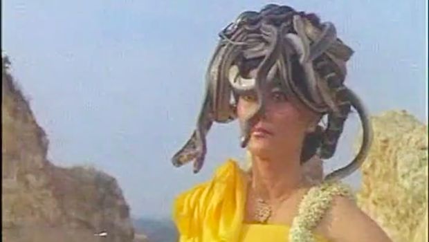 Suzzanna dalam Petualangan Cinta Nyi Blorong (1986)
