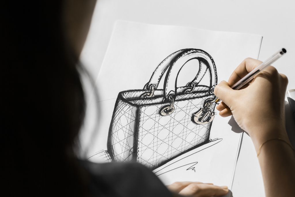 Proses Pembuatan Tas Lady Dior