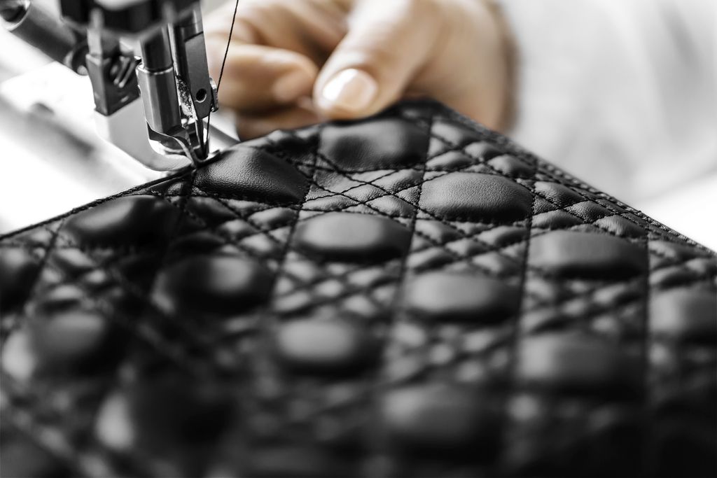 Proses Pembuatan Tas Lady Dior