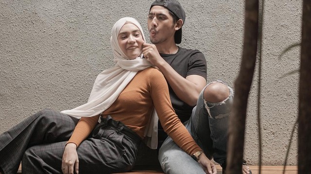 Update Informasi Selebriti InsertLive : Isi Kesepakatan Hak Asuh Anak Arya Saloka & Putri Anne