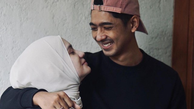 Kabar Terkini Artis dari InsertLive : Ternyata Ini Penyebab Arya Saloka Gugat Cerai Putri Anne