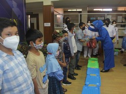 Peringati HUT ke-76 TNI AL, RSPAL dr Ramelan Beri Tali Asih ke Anak Yatim Piatu