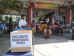 Gandeng Pengamen Jalanan, Satpol PP Ingatkan Warga Cirebon Patuh Prokes