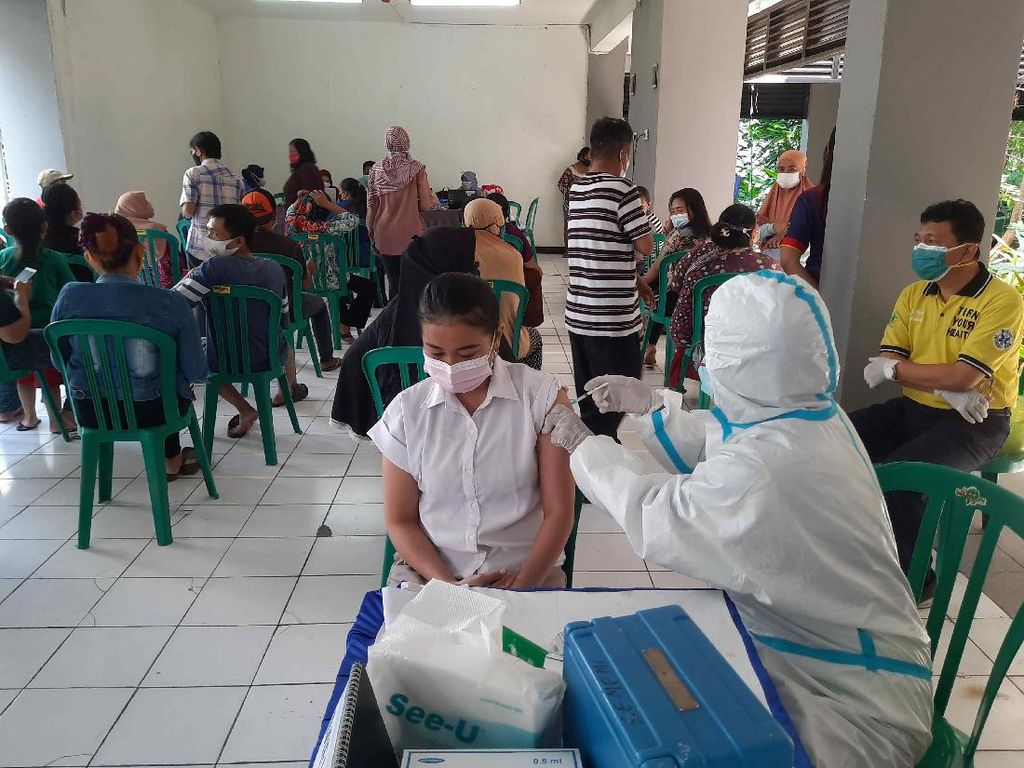 Ini Jadwal dan Lokasi Vaksin Gratis di Surabaya
