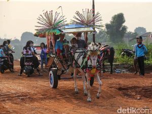 Warga Manfaatkan Lahan Proyek Tol Cijago Sebagai Arena Bermain