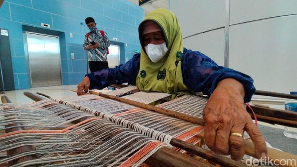 Gawat! Tenun Gadod Khas Majalengka Terancam Punah