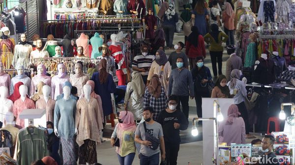 Geliat Pasar Tanah Abang yang Mulai Ramai