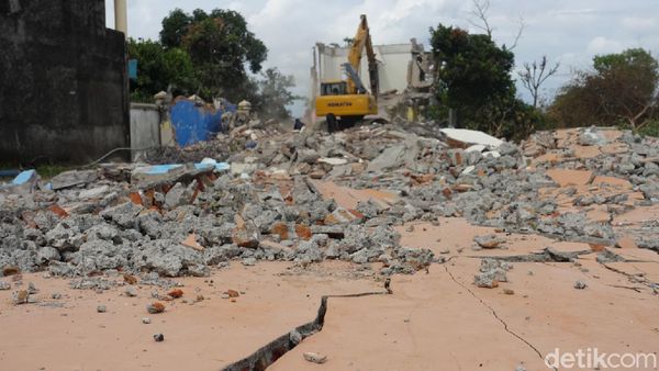 Kampung Miliarder di Sleman Mulai Dibongkar