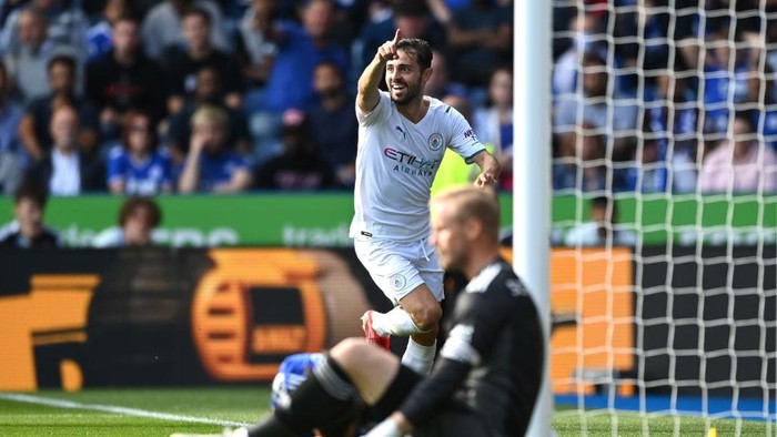 LEICESTER, ENGLAND - SEPTEMBER 11: Bernardo Silva of Manchester City celebrates after scoring their sides first goal during the Premier League match between Leicester City and Manchester City at The King Power Stadium on September 11, 2021 in Leicester, England. (Photo by Shaun Botterill/Getty Images)