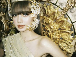 Lisa BLACKPINK Bikin Aksesoris Tradisional Thailand Laris Manis!