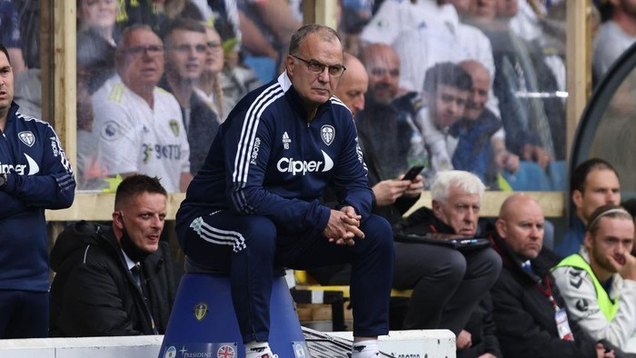 LEEDS, ENGLAND - AUGUST 21: Leeds manager Marcelo Bielsa during the Premier League match between Leeds United  and  Everton at Elland Road on August 21, 2021 in Leeds, England. (Photo by Marc Atkins/Getty Images)