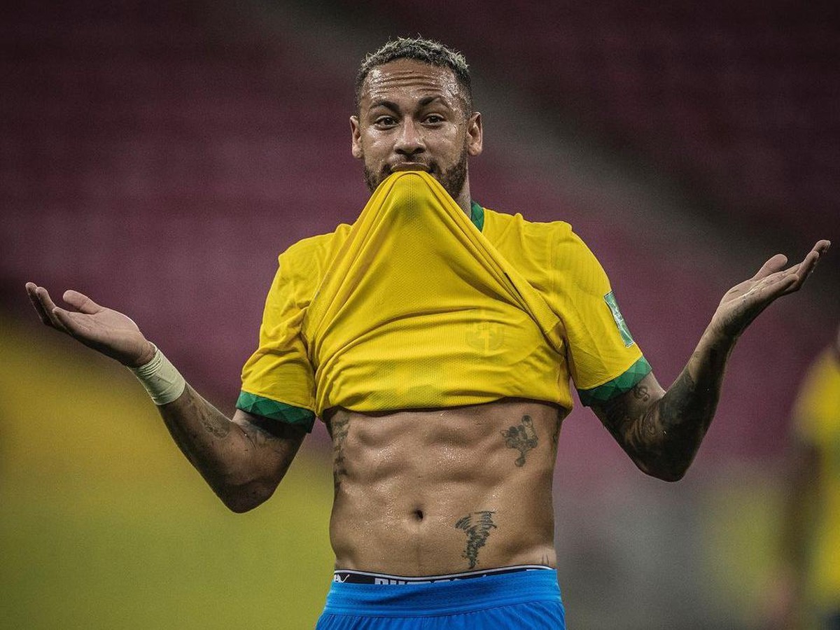 Neymar pamer perut sixpack. (Instagram/neymarjr)