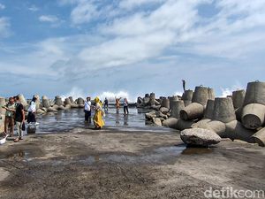 Pantai Glagah, Gugusan Tetrapod Pemecah Ombak di Kulon Progo
