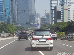 Gunakan Rumah Pelat Nomor Ala-ala James Bond, Langsung Tilang! Gunakan Rumah Pelat Nomor Ala-ala James Bond, Langsung Tilang!