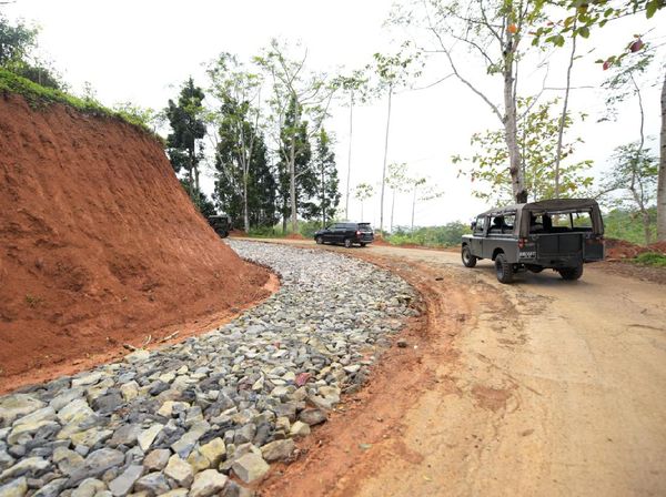 Pemprov Jabar Kebut Pembangunan Jalur Tengah Selatan